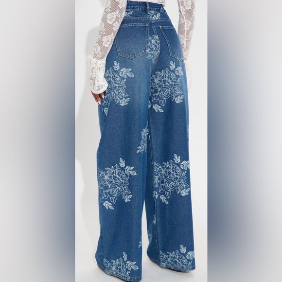 NWT Wide Leg Floral Print Jeans - Picture 2 of 3